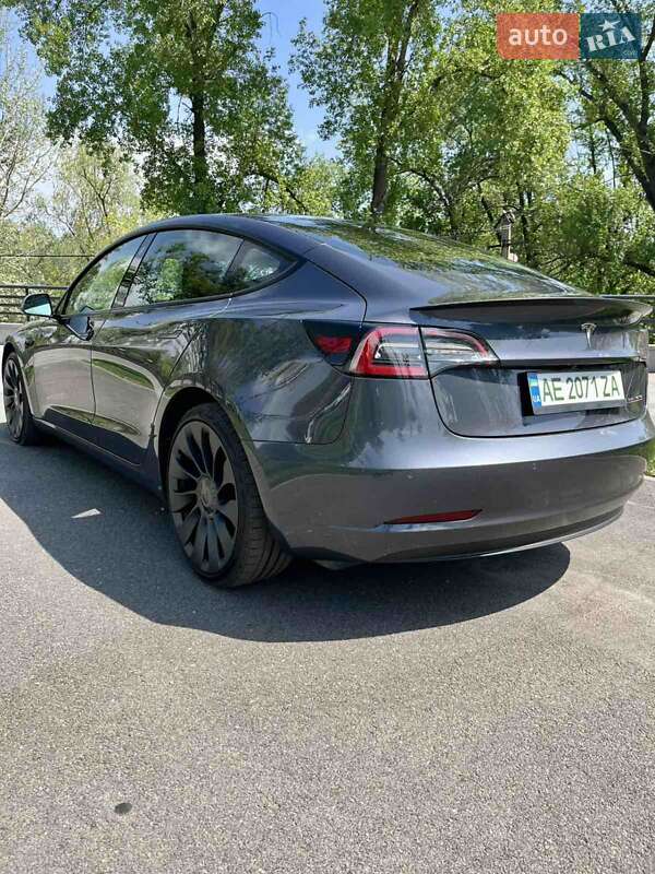 Седан Tesla Model 3 2022 в Дніпрі