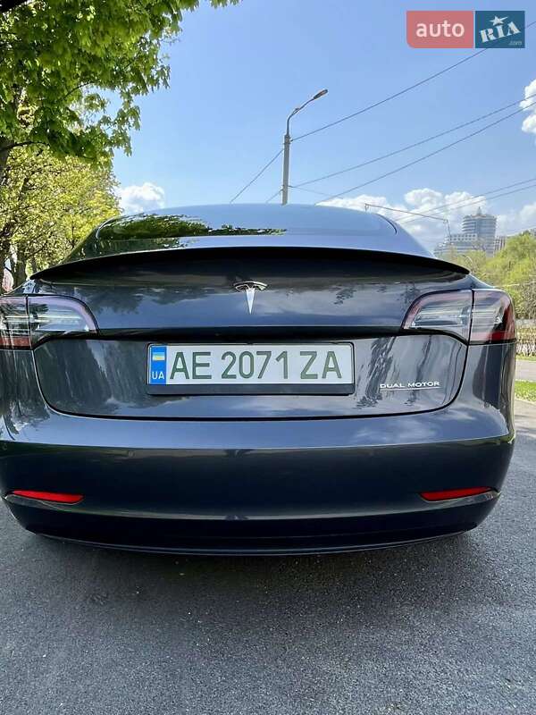 Седан Tesla Model 3 2022 в Дніпрі