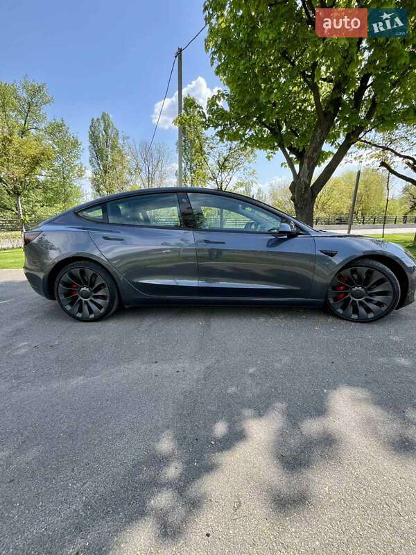 Седан Tesla Model 3 2022 в Дніпрі