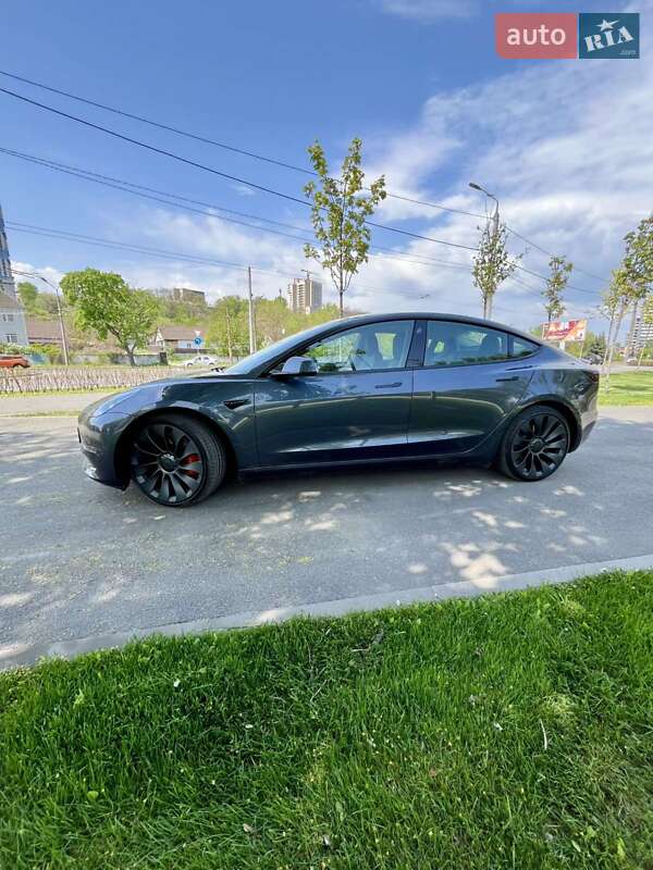 Седан Tesla Model 3 2022 в Дніпрі