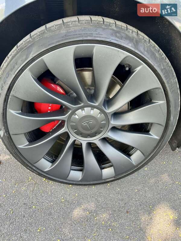 Седан Tesla Model 3 2022 в Дніпрі