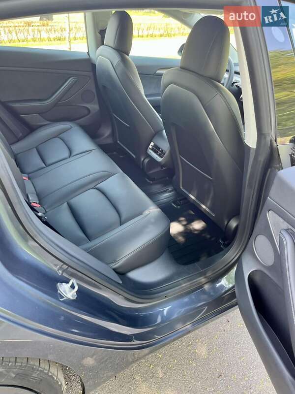 Седан Tesla Model 3 2022 в Дніпрі