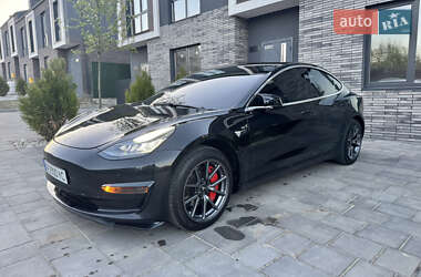 Tesla Model 3  2019