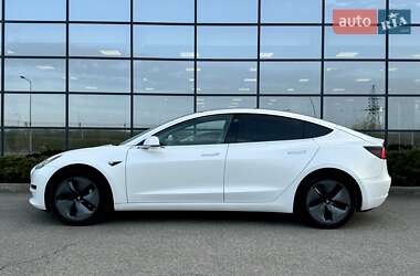 Tesla Model 3  2019