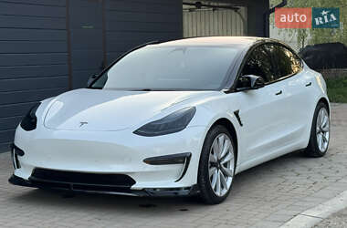 Tesla Model 3  2019