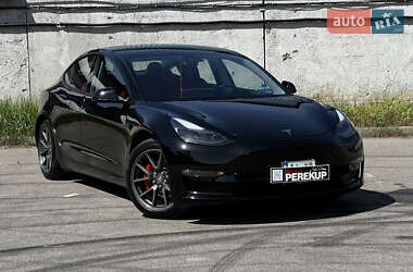 Tesla Model 3  2021