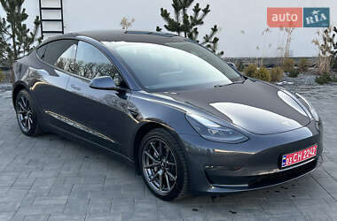 Tesla Model 3  2021