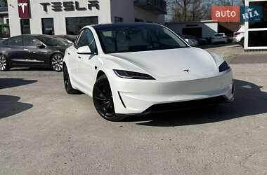 Tesla Model 3  2024