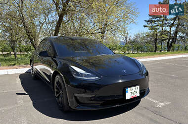 Tesla Model 3  2022