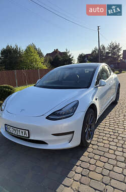 Tesla Model 3  2020