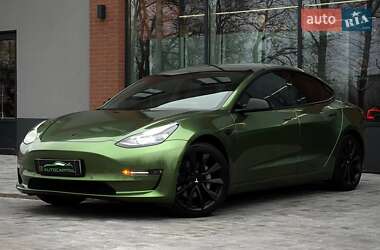 Tesla Model 3  2021