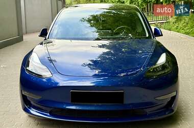 Tesla Model 3  2022