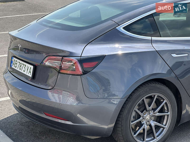 Седан Tesla Model 3 2019 в Виннице