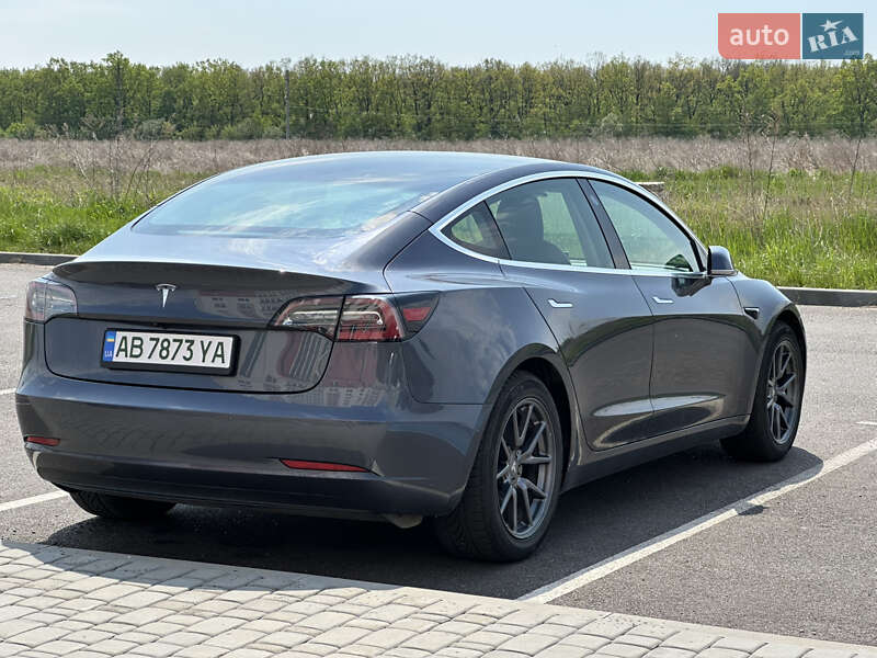 Седан Tesla Model 3 2019 в Виннице