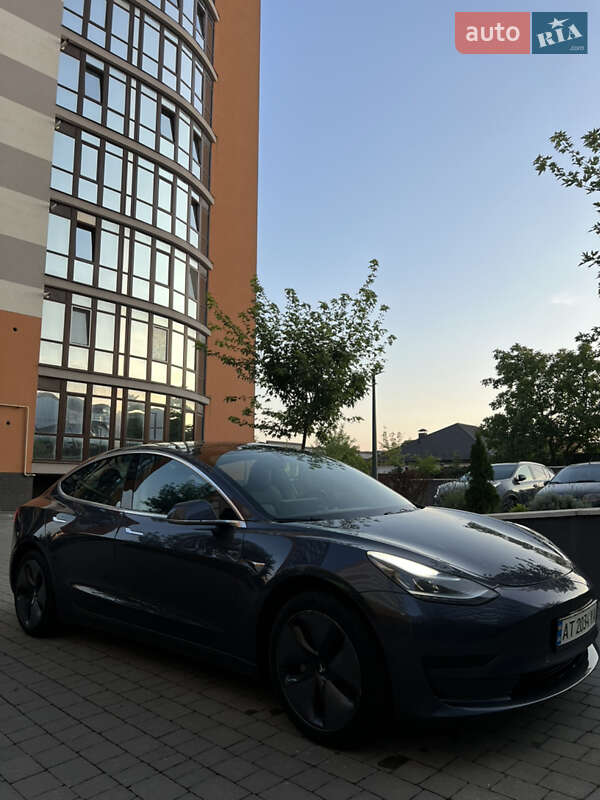Седан Tesla Model 3 2019 в Ивано-Франковске