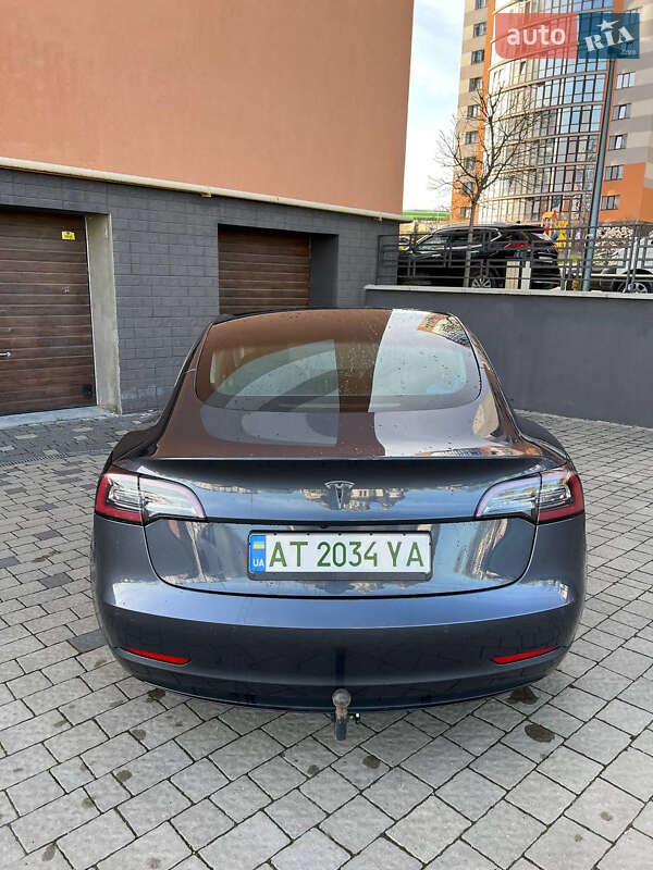 Седан Tesla Model 3 2019 в Ивано-Франковске