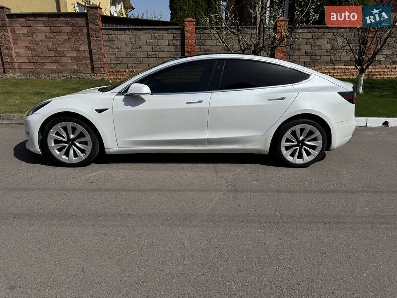 Седан Tesla Model 3 2020 в Рівному