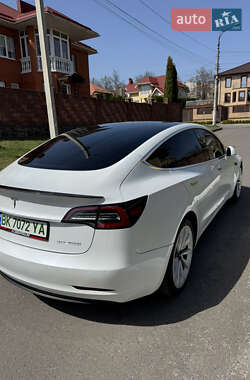 Седан Tesla Model 3 2020 в Рівному