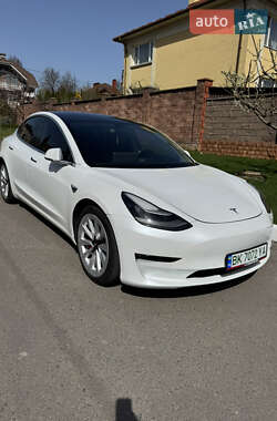 Седан Tesla Model 3 2020 в Рівному