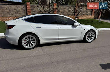 Седан Tesla Model 3 2020 в Рівному