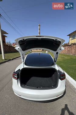 Седан Tesla Model 3 2020 в Рівному
