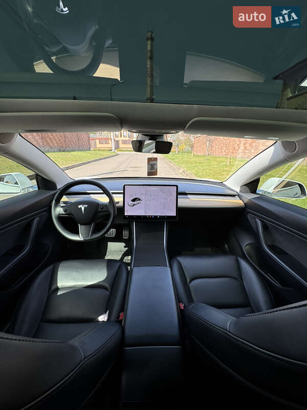 Седан Tesla Model 3 2020 в Рівному