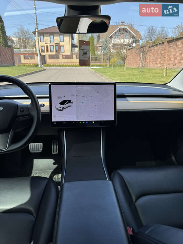 Седан Tesla Model 3 2020 в Рівному