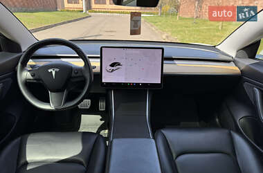 Седан Tesla Model 3 2020 в Рівному