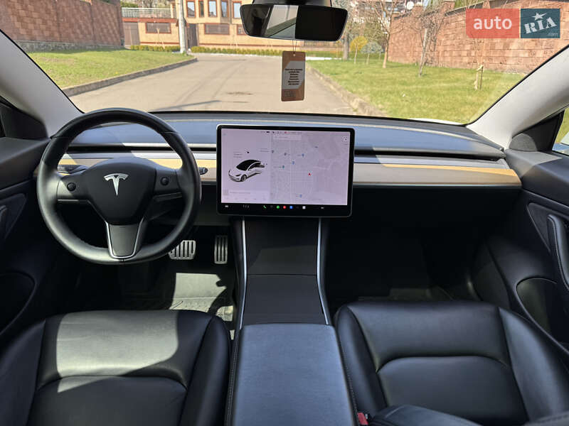 Седан Tesla Model 3 2020 в Рівному