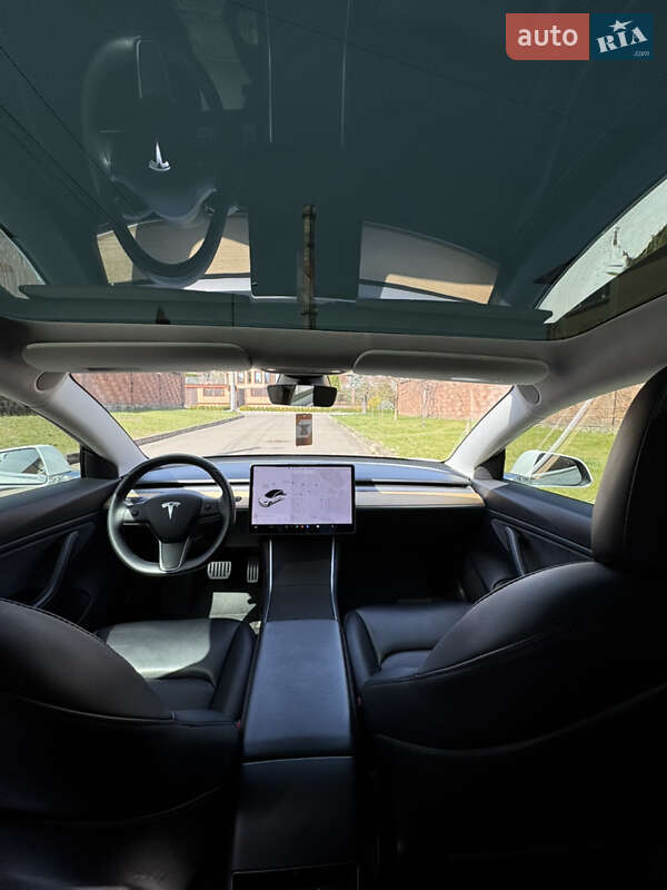 Седан Tesla Model 3 2020 в Рівному
