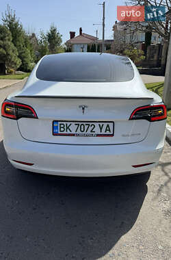 Седан Tesla Model 3 2020 в Рівному