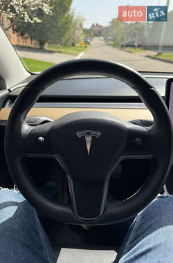 Седан Tesla Model 3 2020 в Рівному