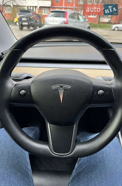 Седан Tesla Model 3 2020 в Рівному