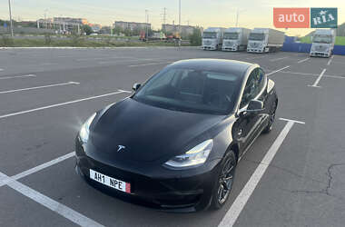 Tesla Model 3  2019