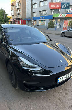 Tesla Model 3  2020