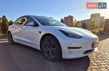 Tesla Model 3  2021