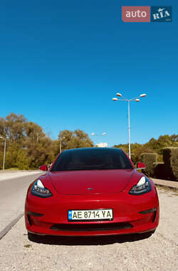 Tesla Model 3  2018