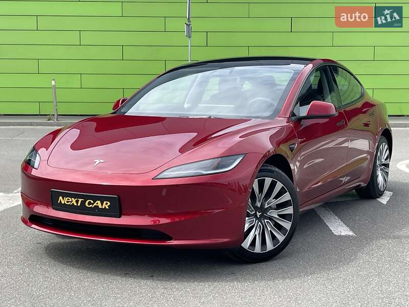 Позашляховик / Кросовер Tesla Model 3