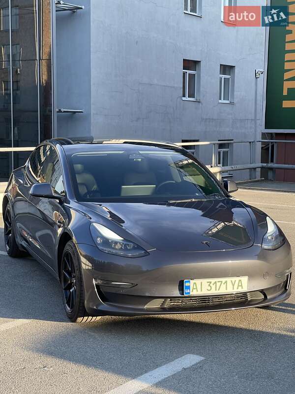 Tesla Model 3 2022
