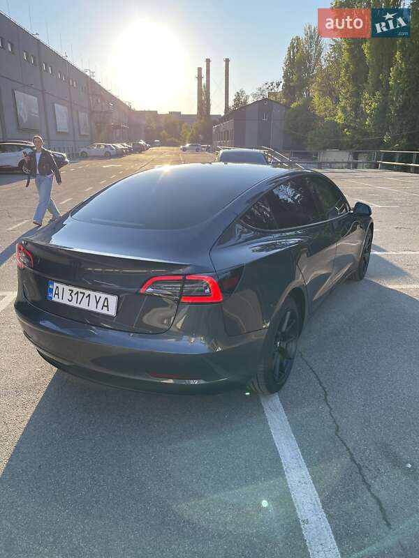 Седан Tesla Model 3 2022 в Киеве фото 10 Седан Tesla Model 3 2022 в Киеве