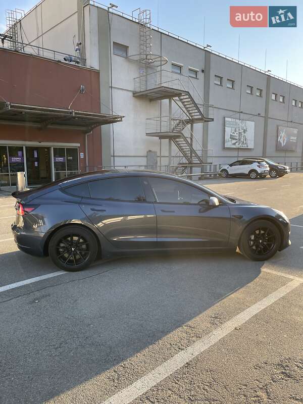 Седан Tesla Model 3 2022 в Киеве фото 12 Седан Tesla Model 3 2022 в Киеве