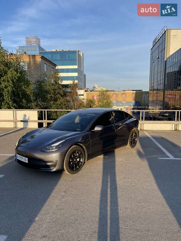 Седан Tesla Model 3 2022 в Киеве фото 24 Седан Tesla Model 3 2022 в Киеве