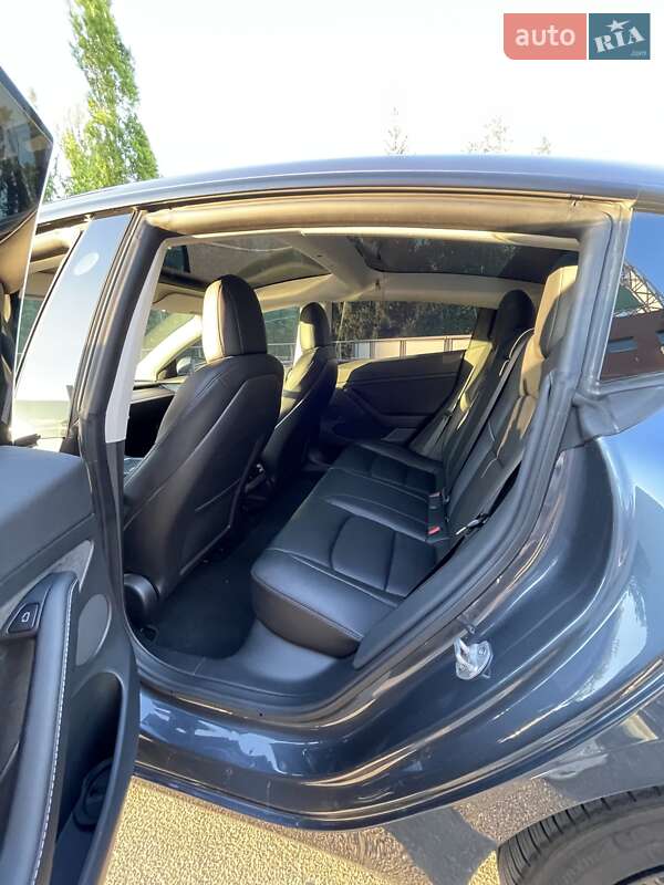 Седан Tesla Model 3 2022 в Киеве фото 29 Седан Tesla Model 3 2022 в Киеве