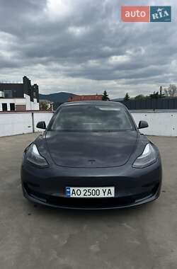 Tesla Model 3  2022