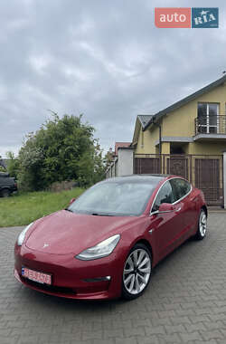 Tesla Model 3  2019