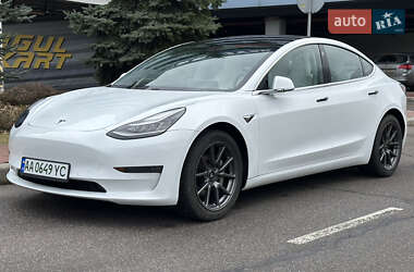 Tesla Model 3  2018