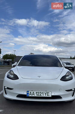 Tesla Model 3  2019