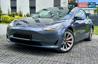 Tesla Model 3  2022