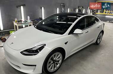 Tesla Model 3  2021
