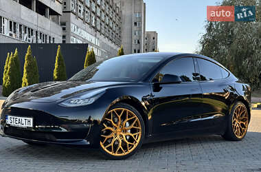 Tesla Model 3  2018